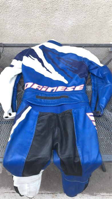 vand 2 costume DAINESE marime 48 si 44