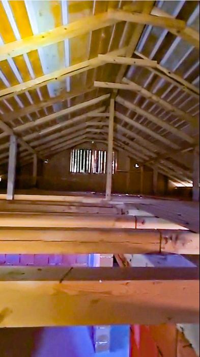 Casă la roșu + teren 1005mp livadă (proprietar) com. Boțești (jud. AG)