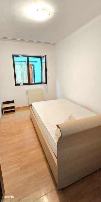 Apartament 3 camere decomandat, CT, tamplarie PVC, balcon, Galata