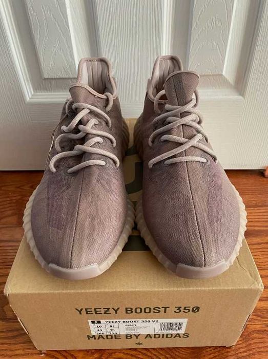 Оригинални мъжки обувки  ADIDAS YEEZY BOOST 350V2   EU42.5 -44