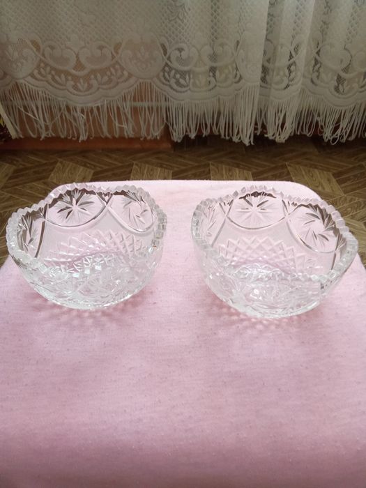 Продам новый  набор  - 2 шт, хрустальных вазочек под варенье, и т.д.