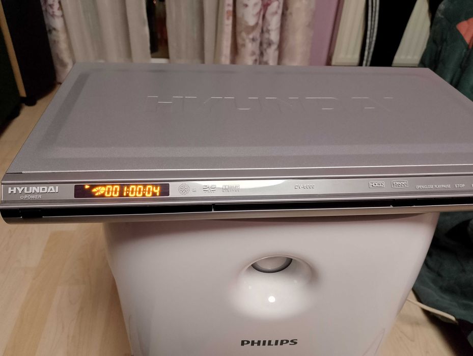 Продавам DVD player Hyundai DV6000