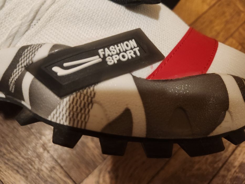 Нови маратонки GUJA, N:45 Цена 70 лв.