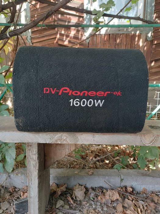 Продам сабвуфер с усилителем