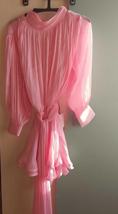 Розова нежна сатенена рокля