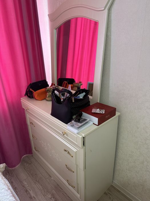 Продам спальный гарнитур