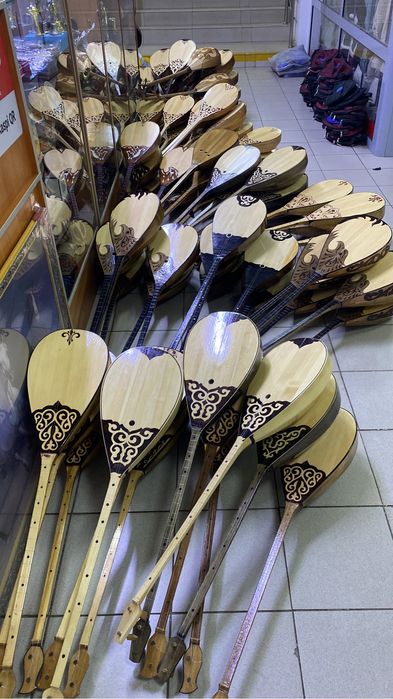 Домбры от 7500 тг