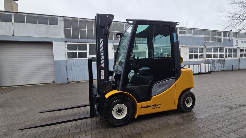 Stivuitor Jungheinrich TFG 425 2500KG