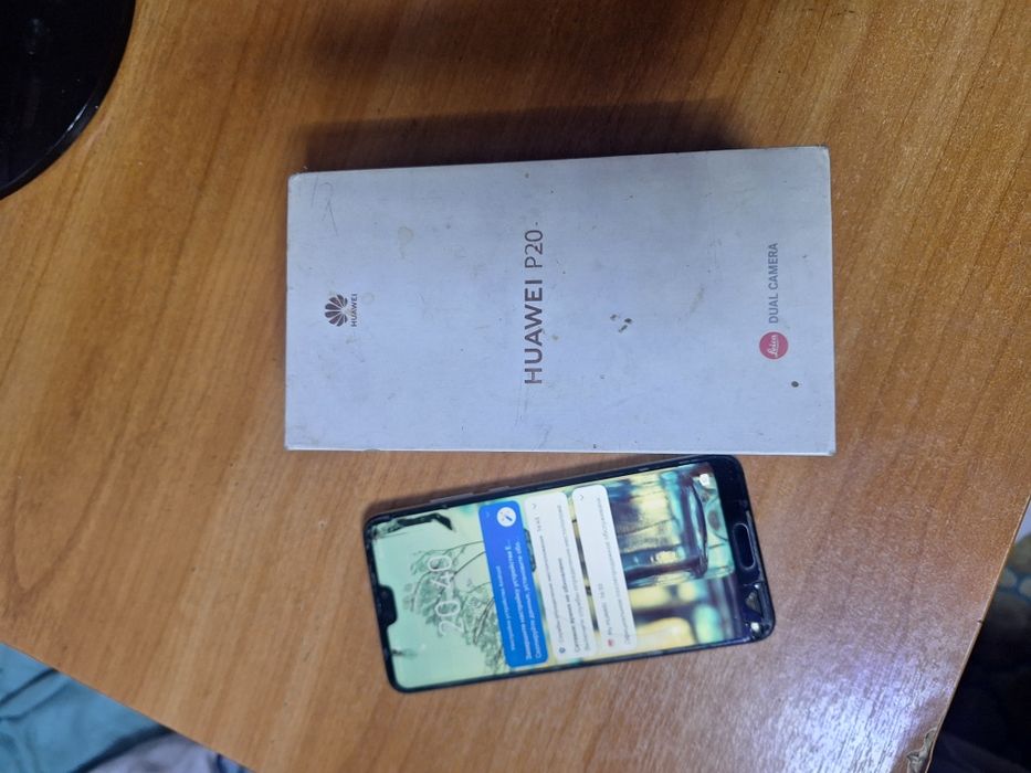 Продам Huawei p20