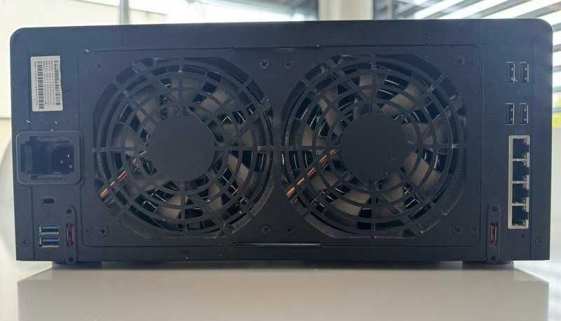 Synology DS1813+ NAS мрежов сторидж