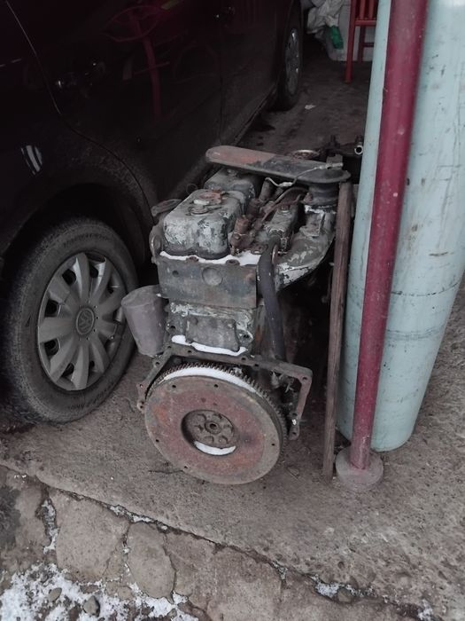 Vând  motor  brasov