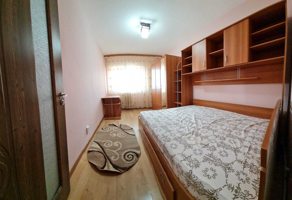 Închiriez apartament cu 3 camere, etaj 5/6, MB7