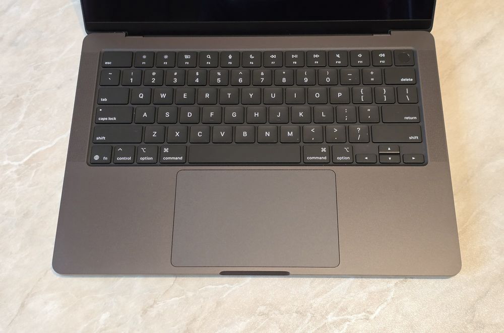 MacBook Pro 14 M5 24/1TB 14 циклов