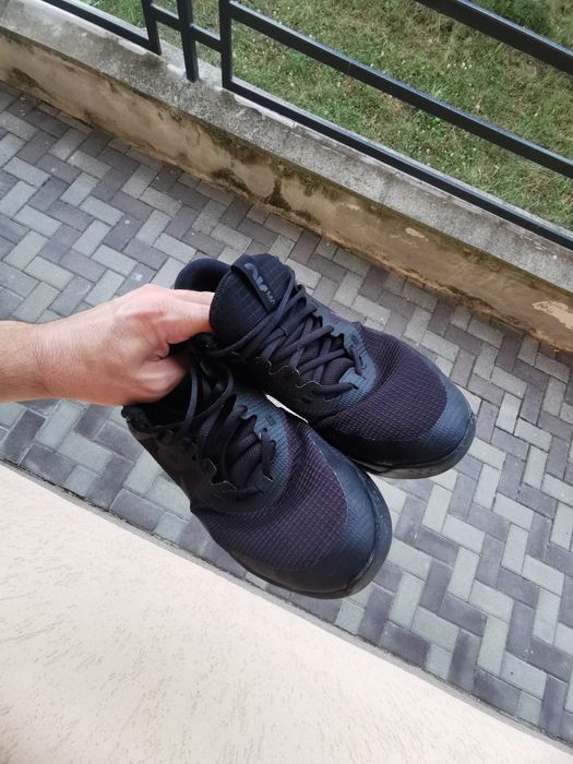 Adidași Nike de vânzare