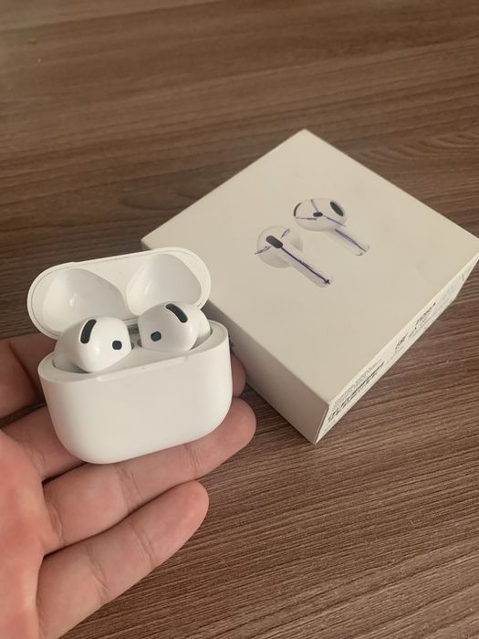 Наушник airpods 4