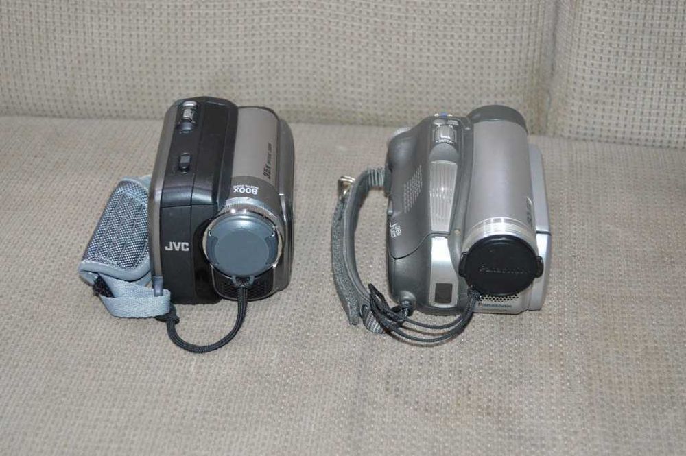 Cameră Video MiniDV JVC GR-D822E – citeste anuntul