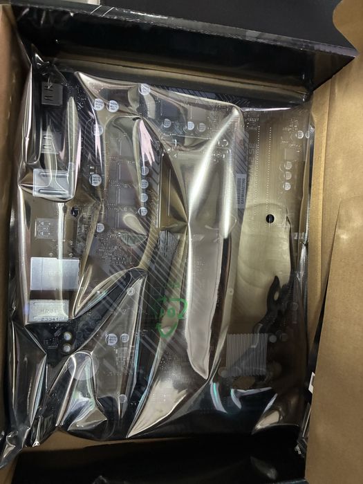 Материнские плата Новый