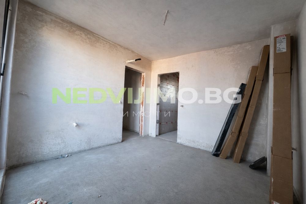 Продава се Четиристаен апартамент в Варна, Окръжна болница - 184 кв.м за 969 €/кв.м - Снимка #11