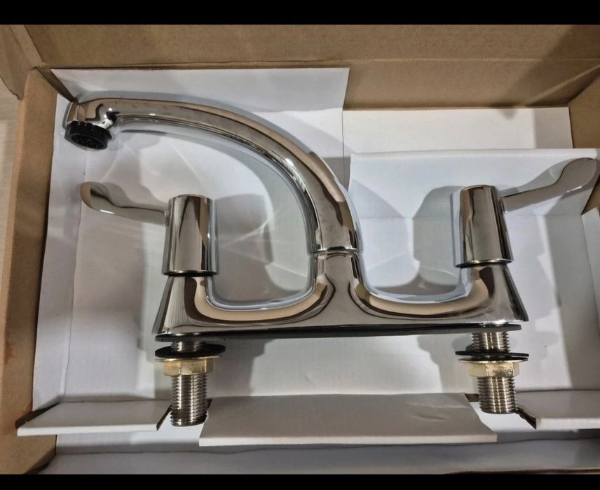 Baterie apă caldă/rece bucătărie