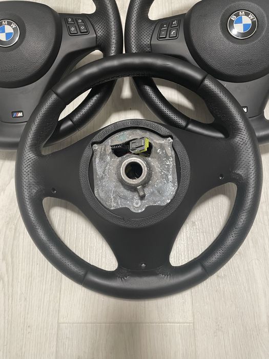 Vand volan bmw E90 M E91 E92 E87 E82 E84 stare perfecta piele originala