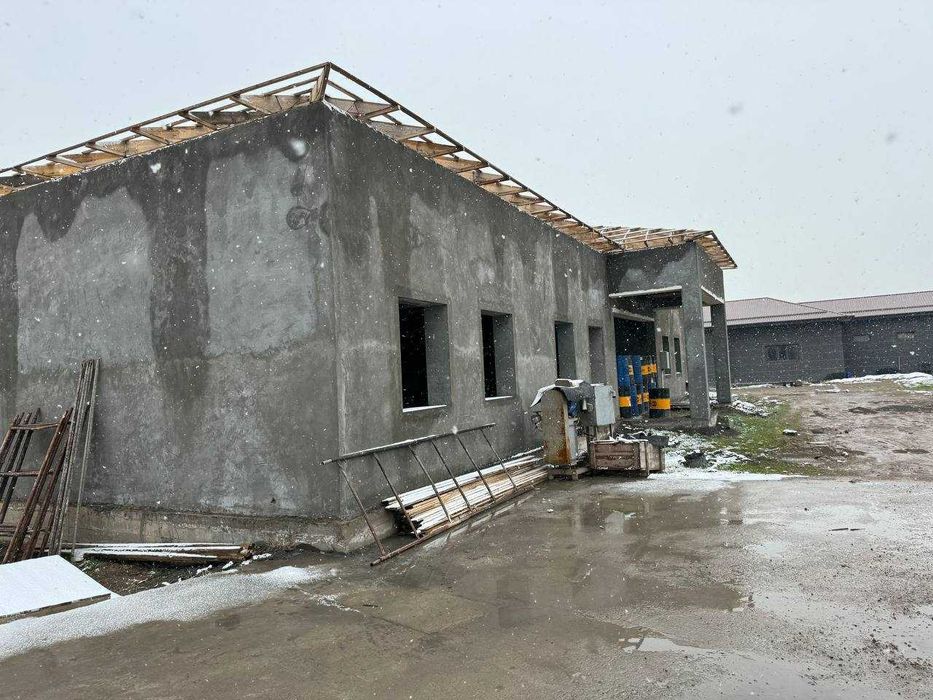 Продаётся 4 га производственная база.