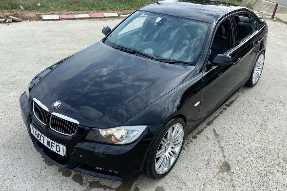 Dezmembrez BMW 335d E90 Bi-turbo 286cp,M Pack,Navi,Jante