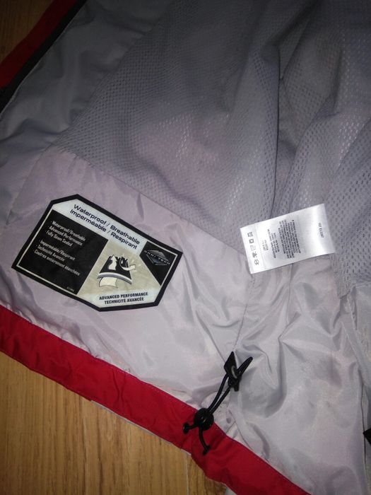 Geaca impermeabila de damă Columbia Omni Tech mărimea M