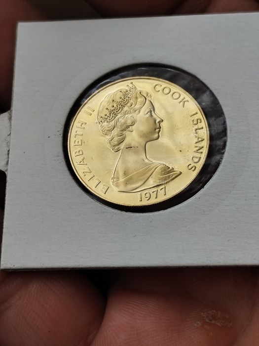 100 златни долара острови Кук