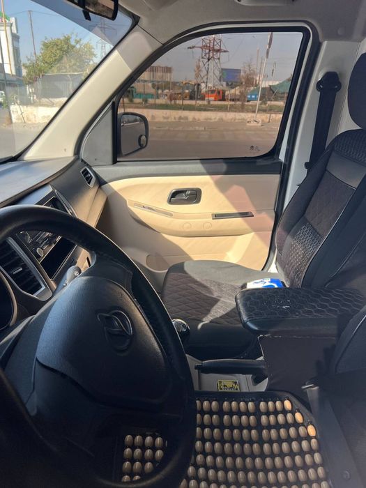 Changan t 3 sotilad salondan olingan