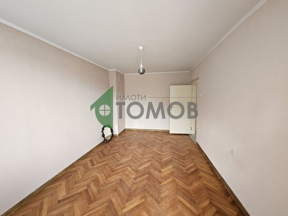 Дава се под наем Тристаен апартамент в Стара Загора, Център - 65 кв.м за 346.8 € - Снимка #3