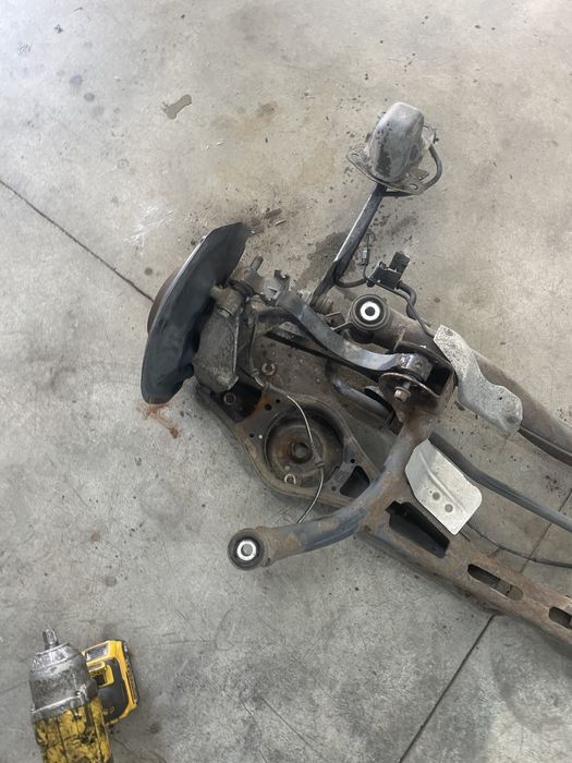 Punte spate completa fara etrier Volkswagen passat CC b6 b7 golf 5