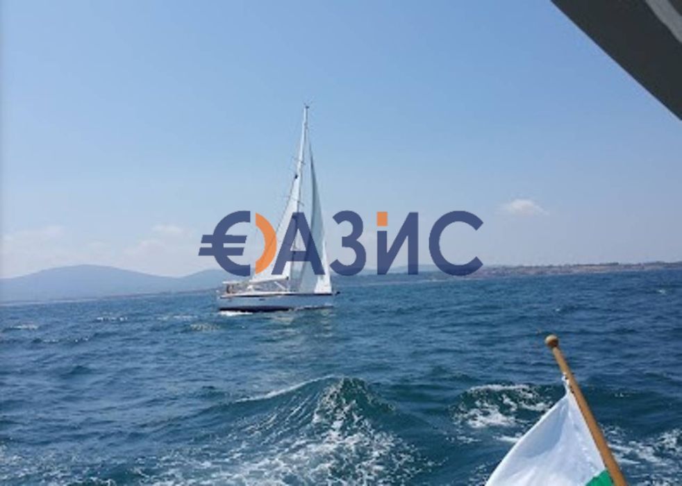 Апартамент с 1 спалня на първа линия море в нов комплекс „Лазурен бряг