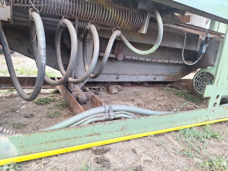 Fierastrau circular masina taiat retezat lemn cherestea