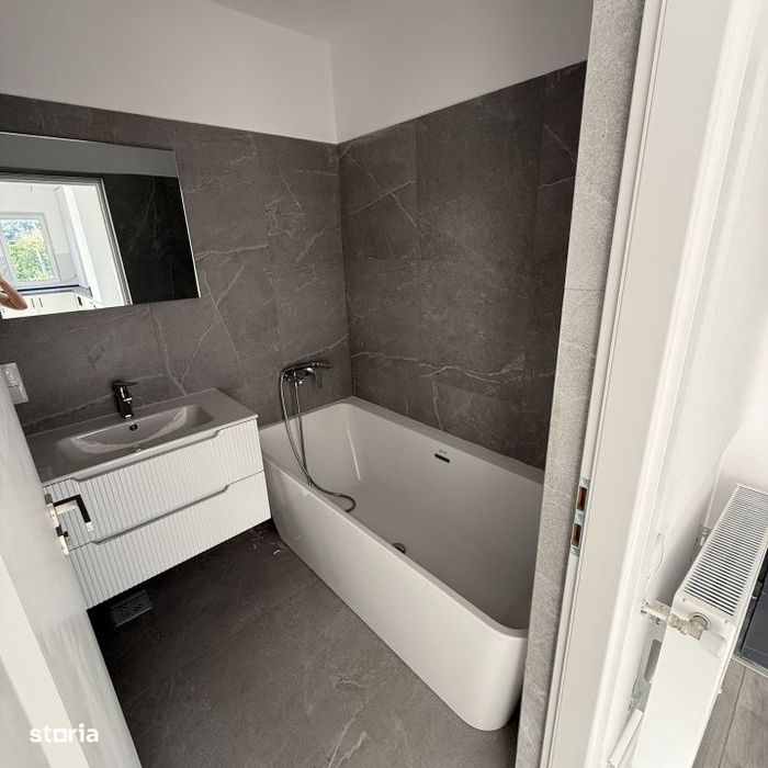 Apartament cu 3 camere, etajul 2, zona Paltinisului