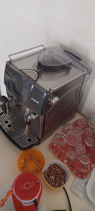 Vand aparat cafea Saeco