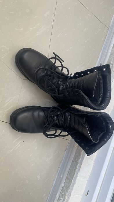 Срочно продам зимние берцы кожанный 43р б/у