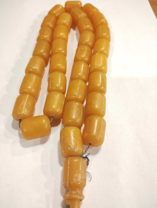 Оригинална, изключително стара кехлибарена броеница, над 120 години