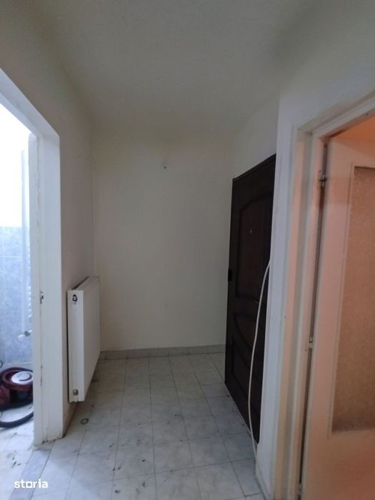 Garsoniera decomandata cu balcon și centrala gaze