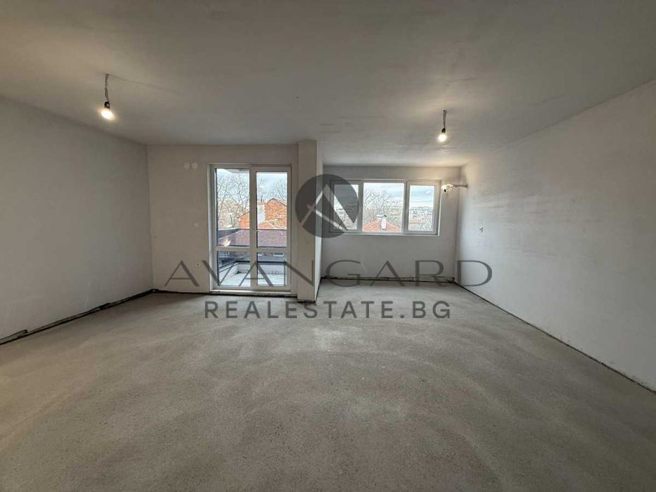 оф.25565 Тристаен с акт 16/ Кючук Париж