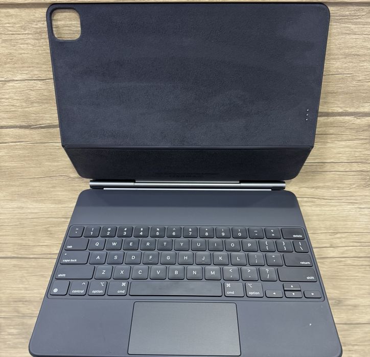 Prodam Idyal Apple MagicKeyboard 12.9