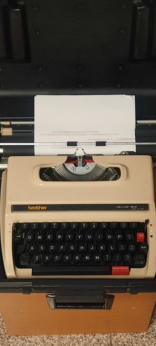 Mașină de scris Brother de luxe 1613 impecabilă