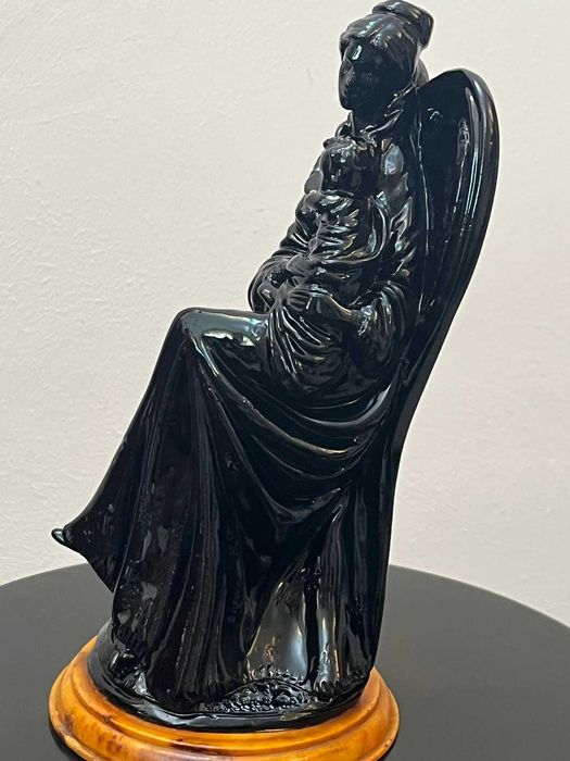 Statueta figurina metalica pe soclu bibelou bibelouri semnata ieftina