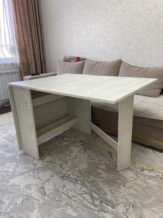 Продам Стол Книжка