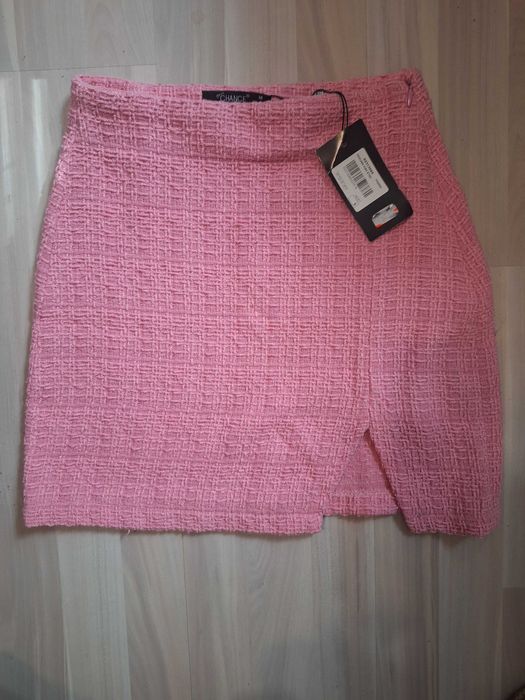 Розова къса пола