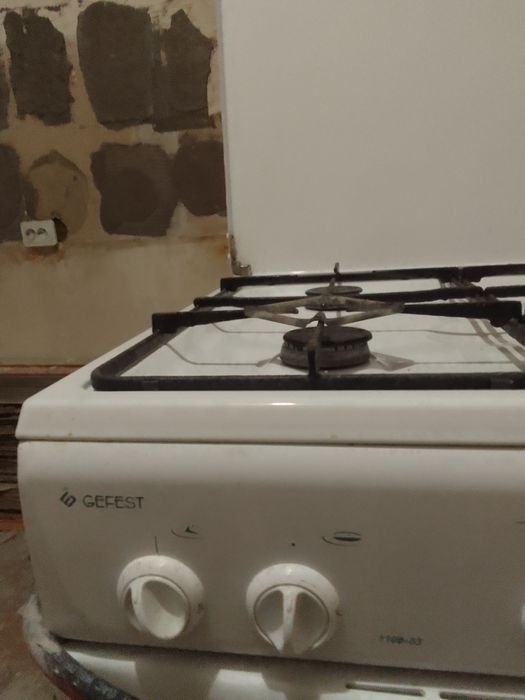Продам газ плиту  не дорого