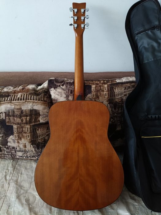 Продам гитару Yamaha