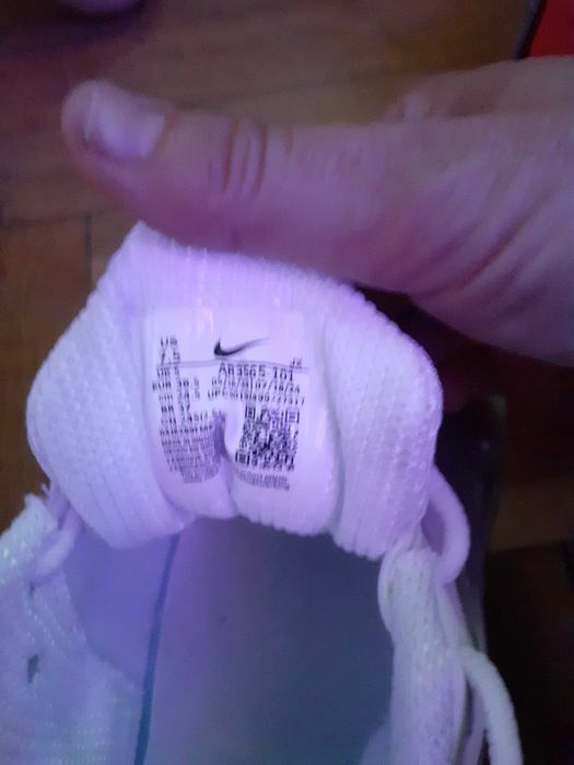 Маратонки чисто нови Nike Shox R4