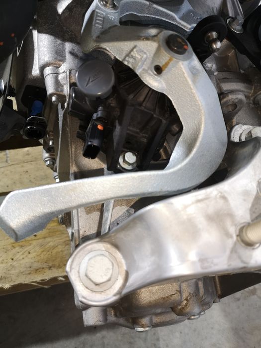 Cutie viteze manuala 6 trepte 1.5 ecoboost YZJA 200CP ford fiesta mk8