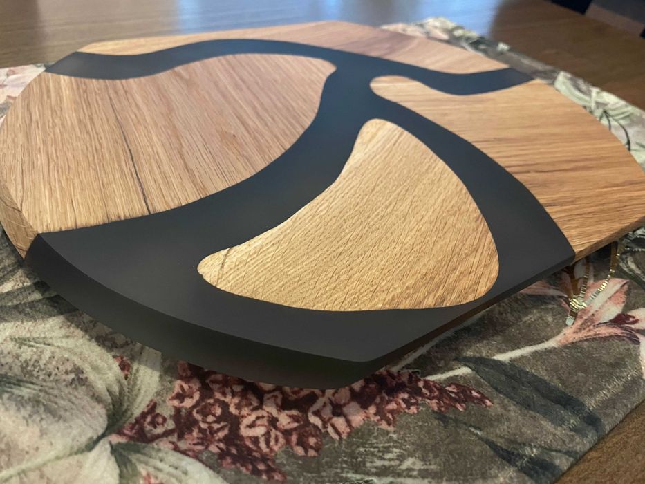 Platou din lemn de stejar si  rășină epoxidică