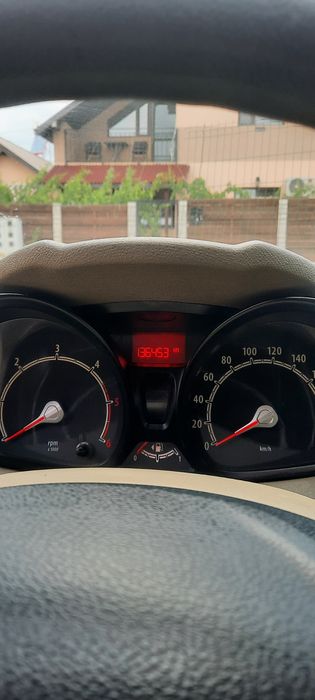 Vând Ford Fiesta 1,4 tdci